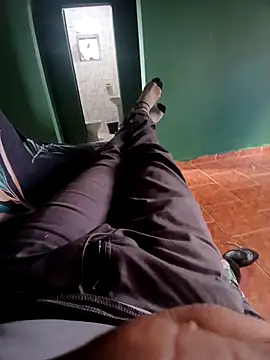 Snapshot of morenogts69 chatting on 09-21-25, 06:42 morenogts69 online show from 09-21-25, 06:42