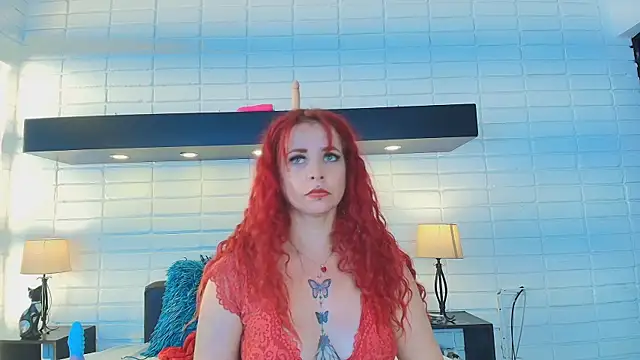 Snapshot of HannaBrave chatting on 03-18-25, 05:42 HannaBrave online show from 03-18-25, 05:42