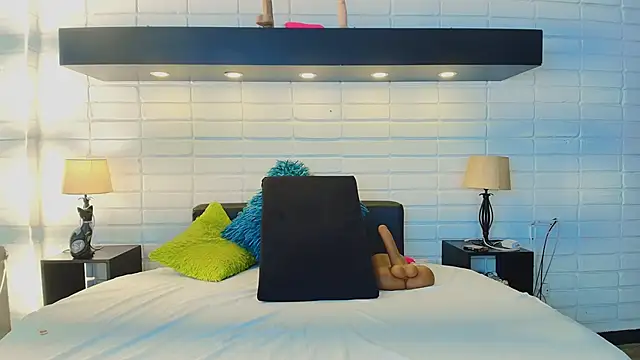 Snapshot of HannaBrave chatting on 03-23-25, 02:26 HannaBrave online show from 03-23-25, 02:26