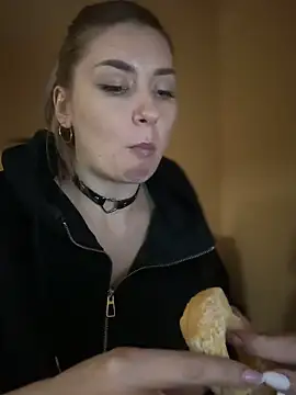 Snapshot of Crazy-Rosa chatting on 01-12-25, 03:57 Crazy-Rosa online show from 01-12-25, 03:57