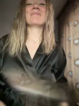 Snapshot of Crazy-Rosa chatting on 02-16-25, 03:47 Crazy-Rosa online show from 02-16-25, 03:47