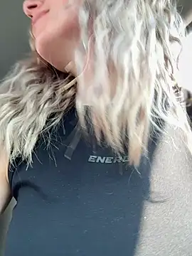 Snapshot of Crazy-Rosa chatting on 03-16-25, 09:27 Crazy-Rosa online show from 03-16-25, 09:27