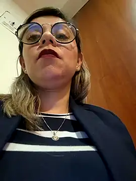 Snapshot of Cata_Office-12 chatting on 01-15-25, 07:44 Cata Office-12 online show from 01-15-25, 07:44