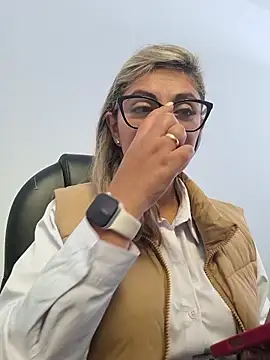 Snapshot of Cata_Office-12 chatting on 11-08-25, 05:01 Cata Office-12 online show from 11-08-25, 05:01