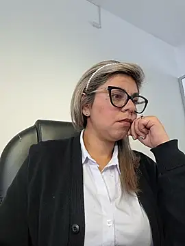 Snapshot of Cata_Office-12 chatting on 11-25-25, 08:20 Cata Office-12 online show from 11-25-25, 08:20