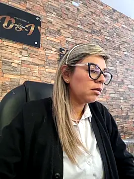 Snapshot of Cata_Office-12 chatting on 12-05-25, 04:14 Cata Office-12 online show from 12-05-25, 04:14