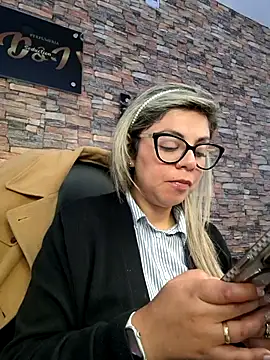 Snapshot of Cata_Office-12 chatting on 12-15-25, 09:52 Cata Office-12 online show from 12-15-25, 09:52