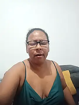 Afroditabichota online show from 10-27-25, 08:18