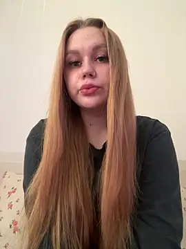 Snapshot of Marylallka5 chatting on 06-02-26, 05:20 Marylallka5 online show from 06-02-26, 05:20