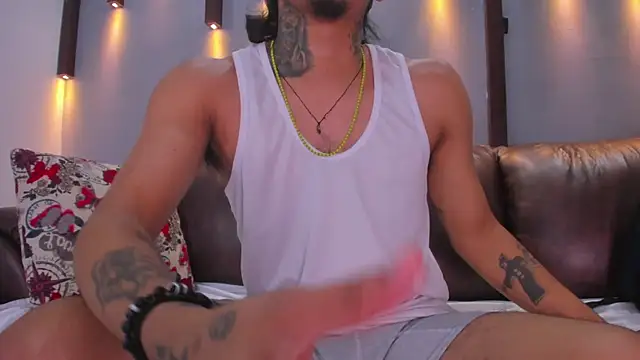 Snapshot of _cannabitch chatting on 12-19-24, 01:18 cannabitch online show from 12-19-24, 01:18