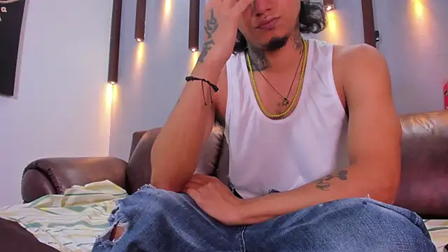 Snapshot of _cannabitch chatting on 12-20-24, 01:22 cannabitch online show from 12-20-24, 01:22