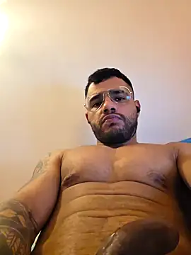 Macholatino8611 online show from 10-14-25, 04:52