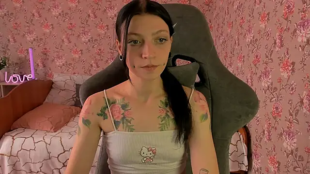 Lolly Haze online show from 10-20-25, 06:25