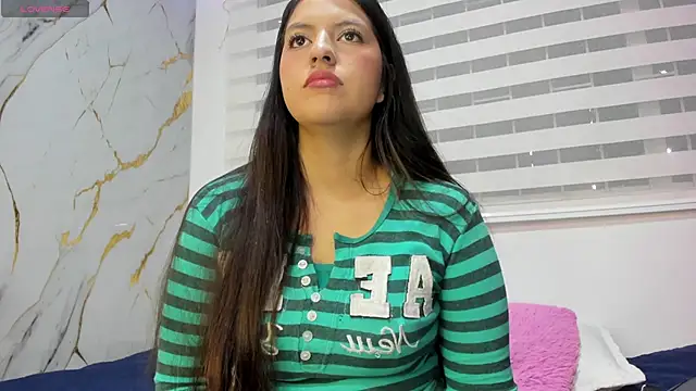 Snapshot of Sophie_Petit chatting on 12-05-24, 12:22 Sophie Petit online show from 12-05-24, 12:22