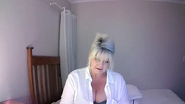 Miahotmilf online show from 01-25-25, 07:49