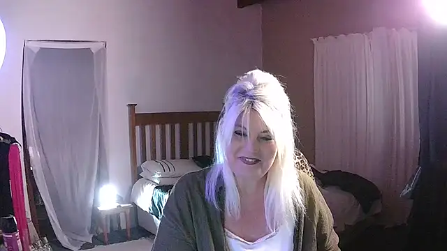 Miahotmilf online show from 03-07-26, 07:55