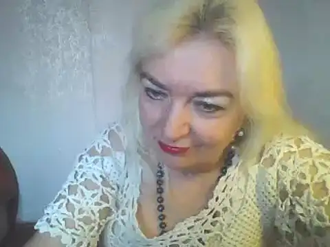 Snapshot of Meri798 chatting on 12-18-24, 01:23 Meri798 online show from 12-18-24, 01:23