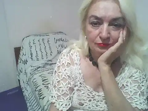 Snapshot of Meri798 chatting on 09-09-25, 08:19 Meri798 online show from 09-09-25, 08:19