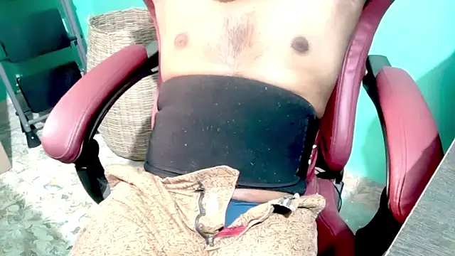 Snapshot of telugu_boy_ chatting on 03-23-25, 04:27 telugu boy online show from 03-23-25, 04:27