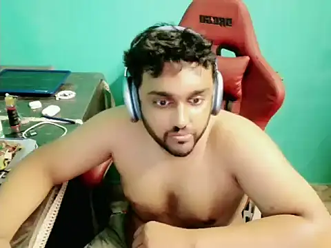 Snapshot of telugu_boy_ chatting on 10-17-25, 03:58 telugu boy online show from 10-17-25, 03:58