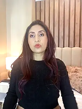 Snapshot of MonicaMoret chatting on 03-14-25, 12:18 MonicaMoret online show from 03-14-25, 12:18