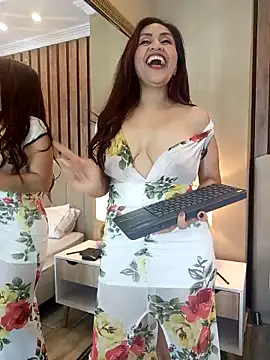 Snapshot of MonicaMoret chatting on 03-14-25, 03:25 MonicaMoret online show from 03-14-25, 03:25