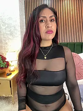 Snapshot of MonicaMoret chatting on 02-20-26, 12:38 MonicaMoret online show from 02-20-26, 12:38