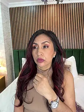 Snapshot of MonicaMoret chatting on 02-26-26, 12:48 MonicaMoret online show from 02-26-26, 12:48