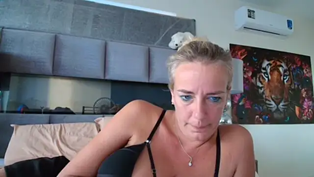 Snapshot of Wendysexyx chatting on 06-09-26, 10:38 Wendysexyx online show from 06-09-26, 10:38