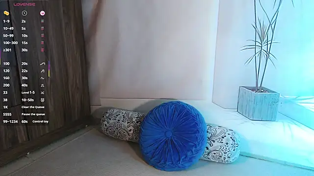 Baby Claraa online show from 10-15-25, 04:56