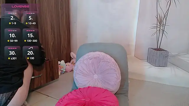 Baby Claraa online show from 11-24-25, 06:46