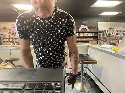 Snapshot of RawRyder8 chatting on 12-13-24, 09:09 RawRyder8 online show from 12-13-24, 09:09