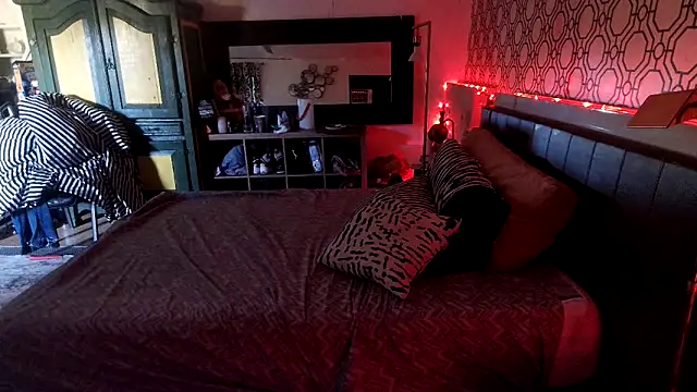 Snapshot of RawRyder8 chatting on 10-06-25, 11:35 RawRyder8 online show from 10-06-25, 11:35