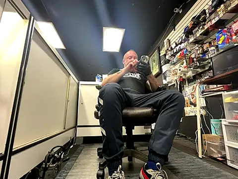 Snapshot of RawRyder8 chatting on 11-11-25, 12:54 RawRyder8 online show from 11-11-25, 12:54