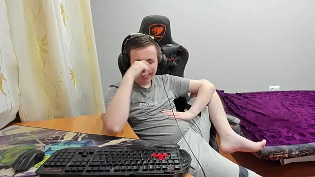 iliaskrislove online show from 12-16-25, 03:28