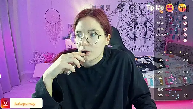 Snapshot of callmekatesmith chatting on 02-22-25, 01:33 callmekatesmith online show from 02-22-25, 01:33