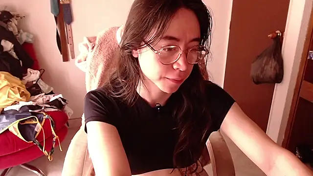 emily pearl  online show from 10-27-25, 04:00