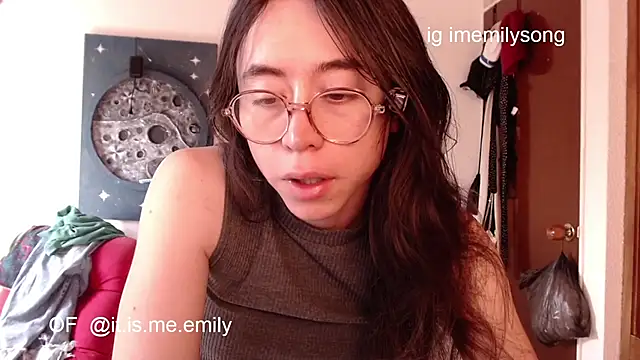 Snapshot of emily_pearl_ chatting on 03-15-26, 08:15 emily pearl online show from 03-15-26, 08:15