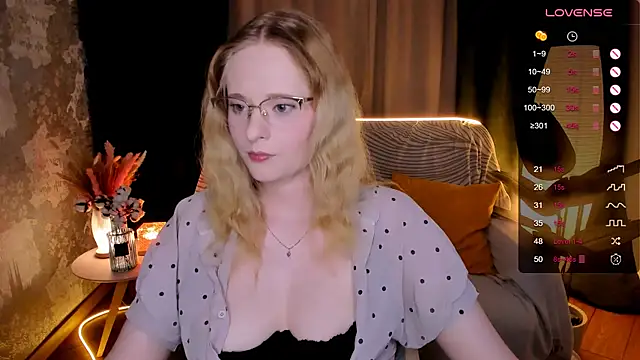 Aemilia  online show from 11-10-25, 08:35