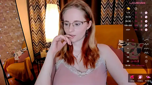Snapshot of Aemilia_ chatting on 04-21-26, 02:51 Aemilia online show from 04-21-26, 02:51