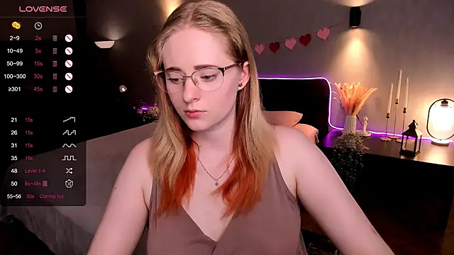 Snapshot of Aemilia_ chatting on 06-24-26, 08:46 Aemilia online show from 06-24-26, 08:46