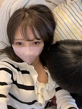 Snapshot of yuki-chi chatting on 11-29-25, 01:47 yuki-chi online show from 11-29-25, 01:47