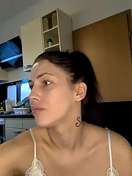 Snapshot of Linalicious chatting on 12-03-24, 08:16 Linalicious online show from 12-03-24, 08:16