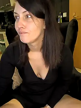 Snapshot of Linalicious chatting on 12-03-24, 03:44 Linalicious online show from 12-03-24, 03:44