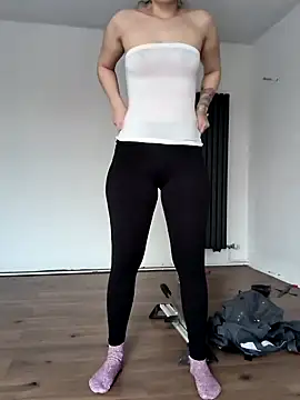 Snapshot of Linalicious chatting on 01-26-25, 11:50 Linalicious online show from 01-26-25, 11:50