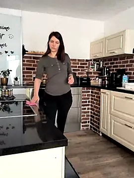 Snapshot of Linalicious chatting on 03-03-25, 07:21 Linalicious online show from 03-03-25, 07:21