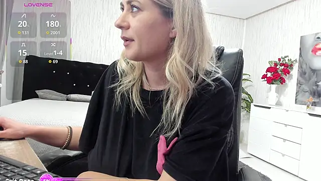 KattyeFox online show from 11-15-25, 10:26