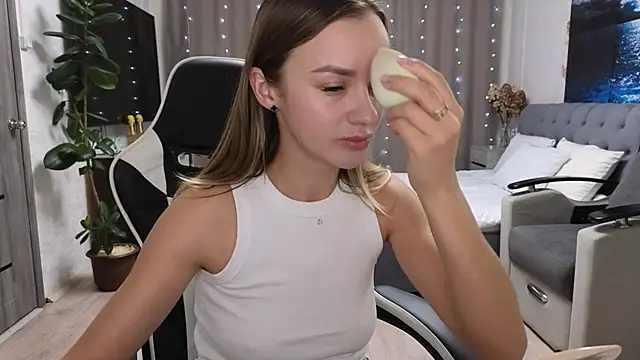 Snapshot of Strip-Lady chatting on 02-19-26, 01:40 Strip-Lady online show from 02-19-26, 01:40