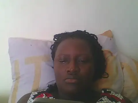 Snapshot of Heavy_ass chatting on 02-21-25, 06:29 Heavy ass online show from 02-21-25, 06:29