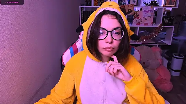 Sia Shine online show from 12-15-24, 09:45